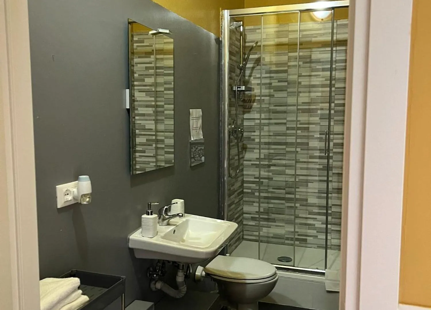 לינה וארוחת בוקר בולוניה Central Suite Bed&Breakfast
